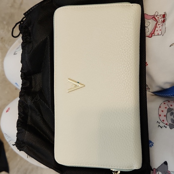 NWT Vanessa Williams Bone/Mint Tote Bag and Wallet Set - Picture 2 of 8